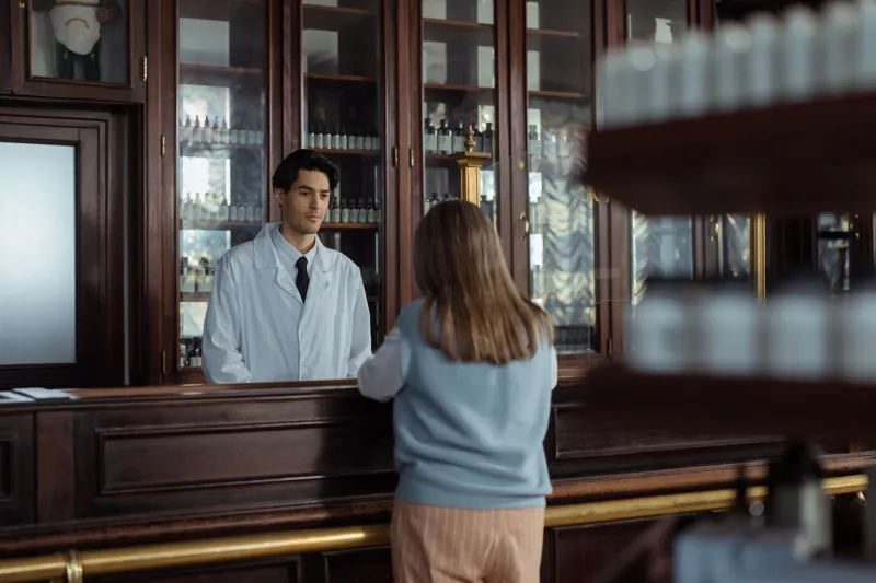 Stop Leaving Money at the Counter: Your No-Stress Guide to Switching Pharmacies and Paying Less
